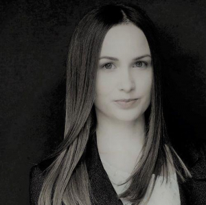 Trzmielewska, Weronika