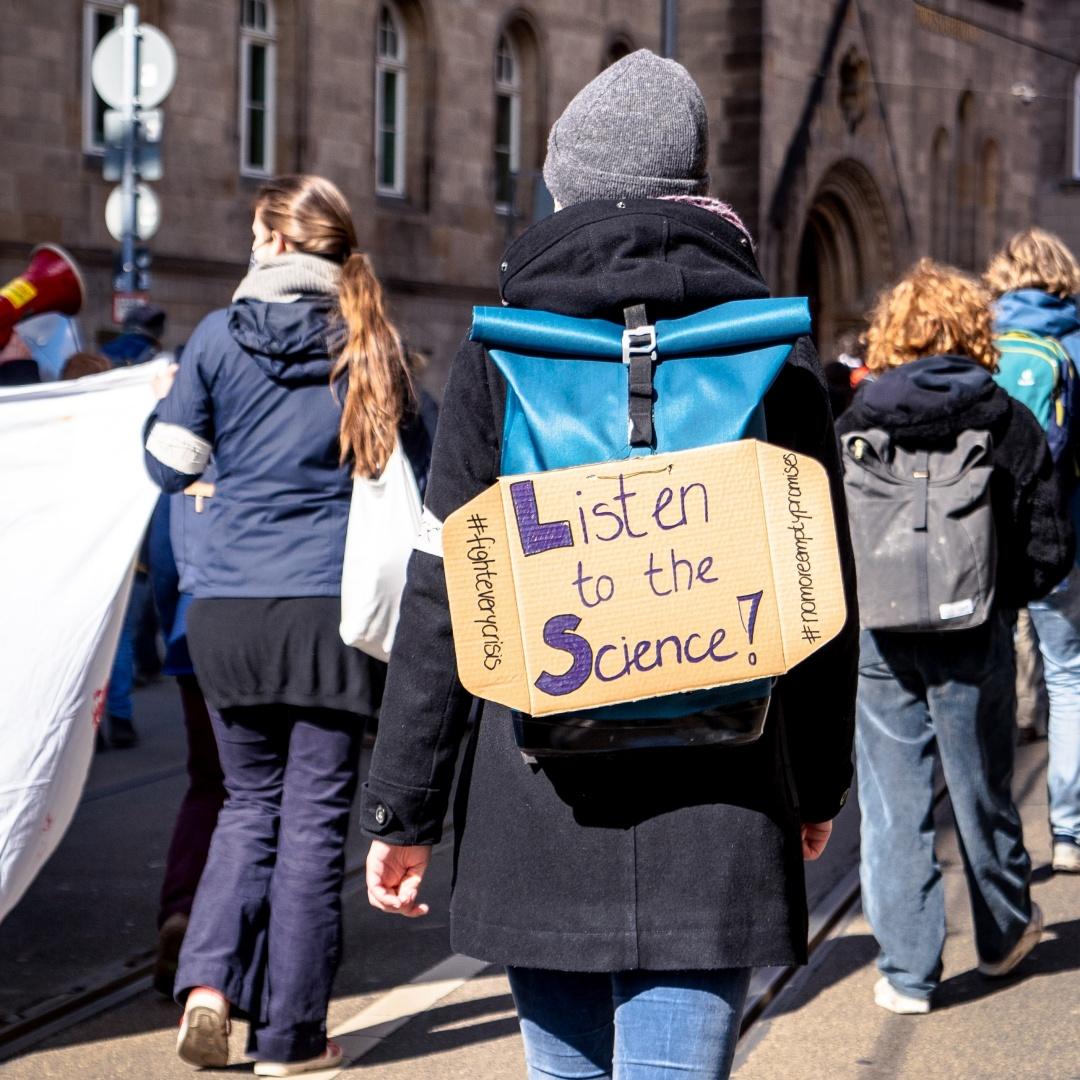 Greta Thunberg na jednym z protestów klimatycznych